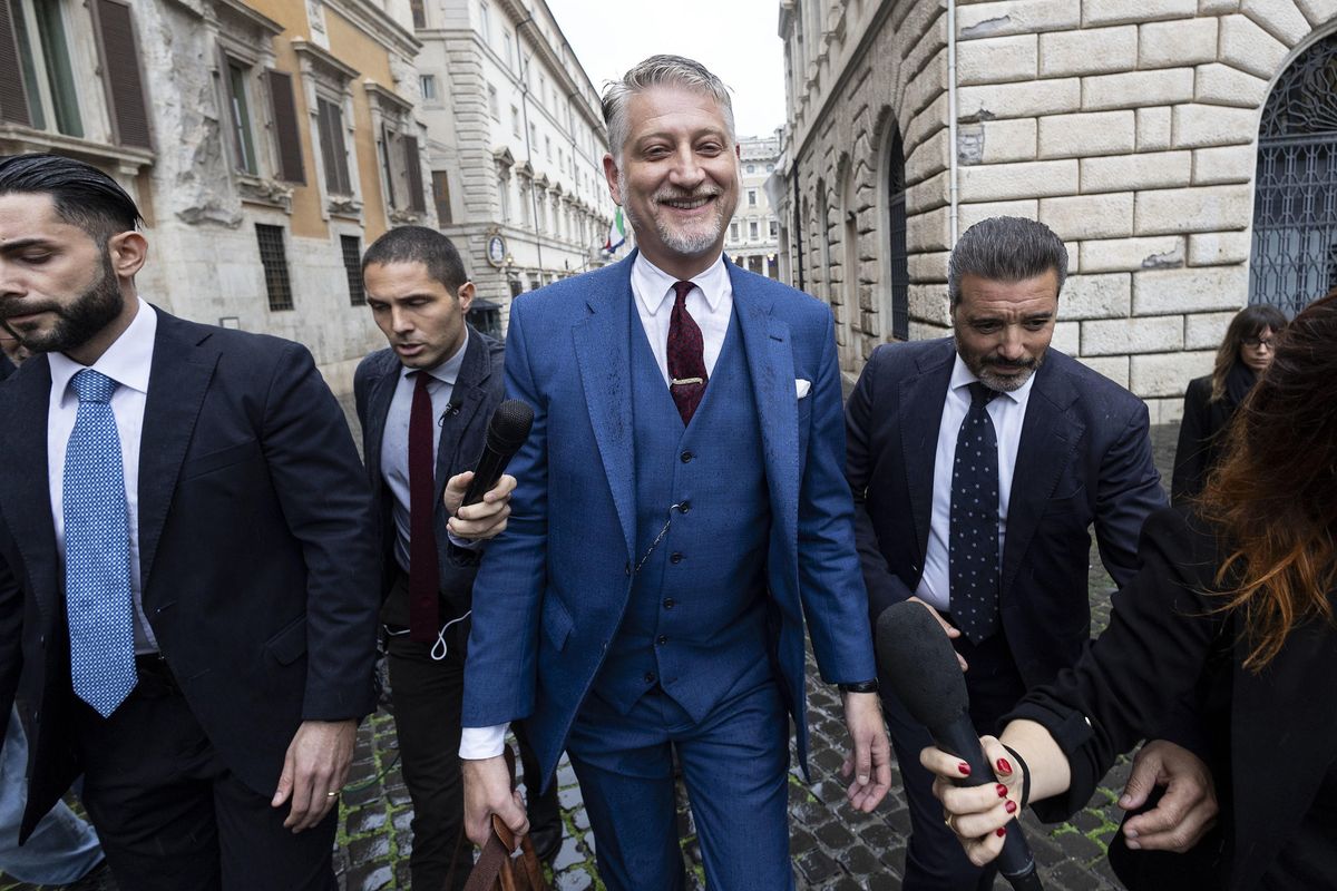 Soldi, sesso e amici di sinistra: alla Cultura si torna a ballare