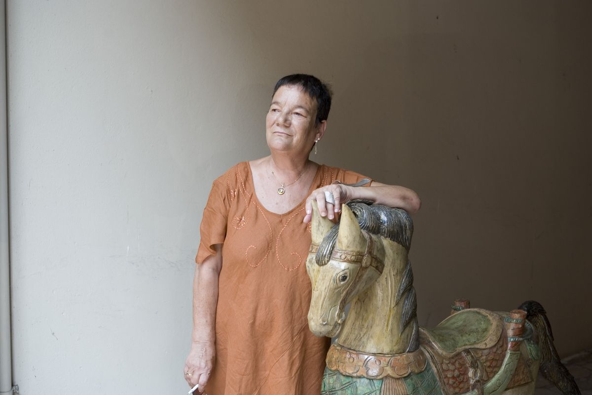 La poetessa che ha cantato il lupo e svelato il cuore nero della Svizzera