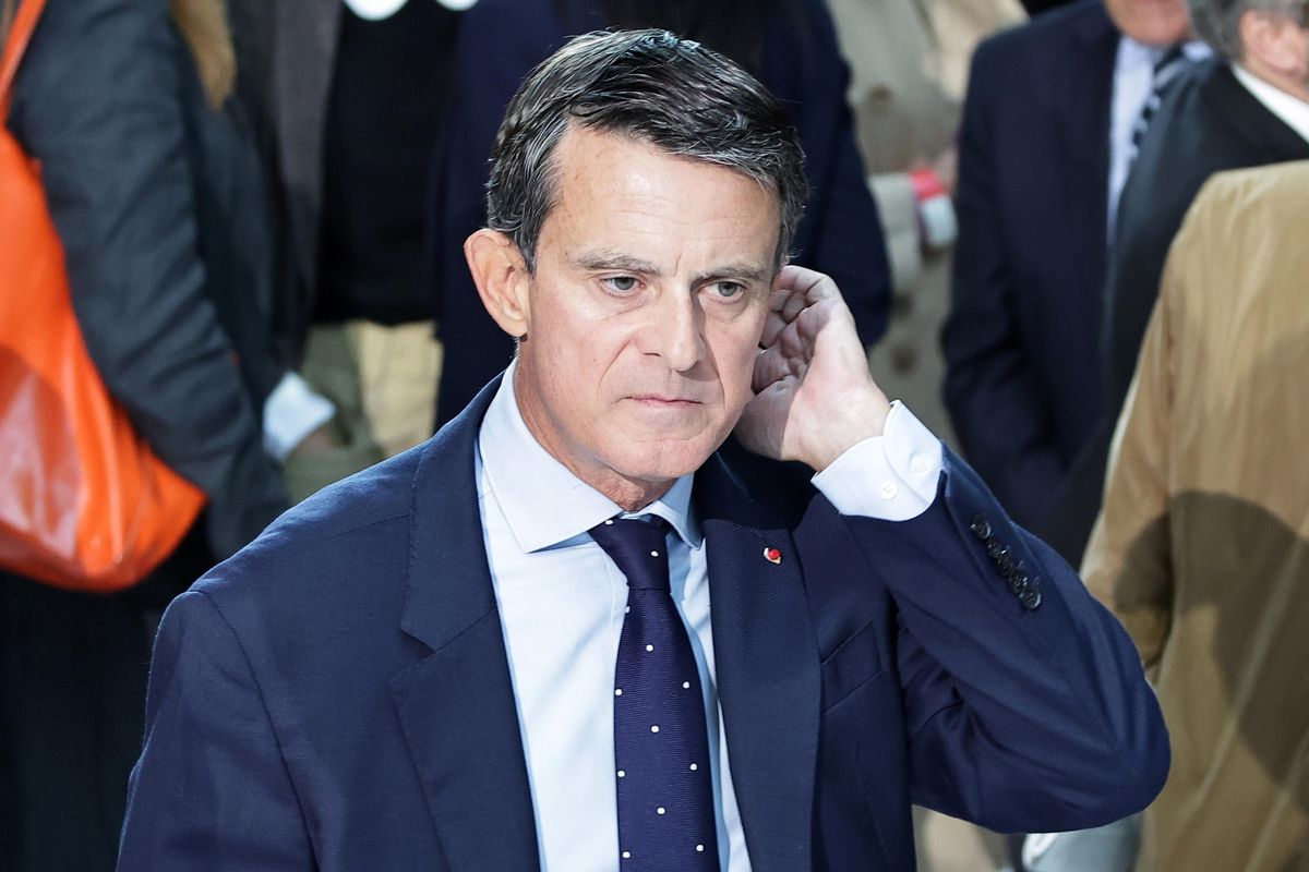 Manuel Valls: «Il regime iraniano
ora può cadere: aiutiamo l’opposizione»