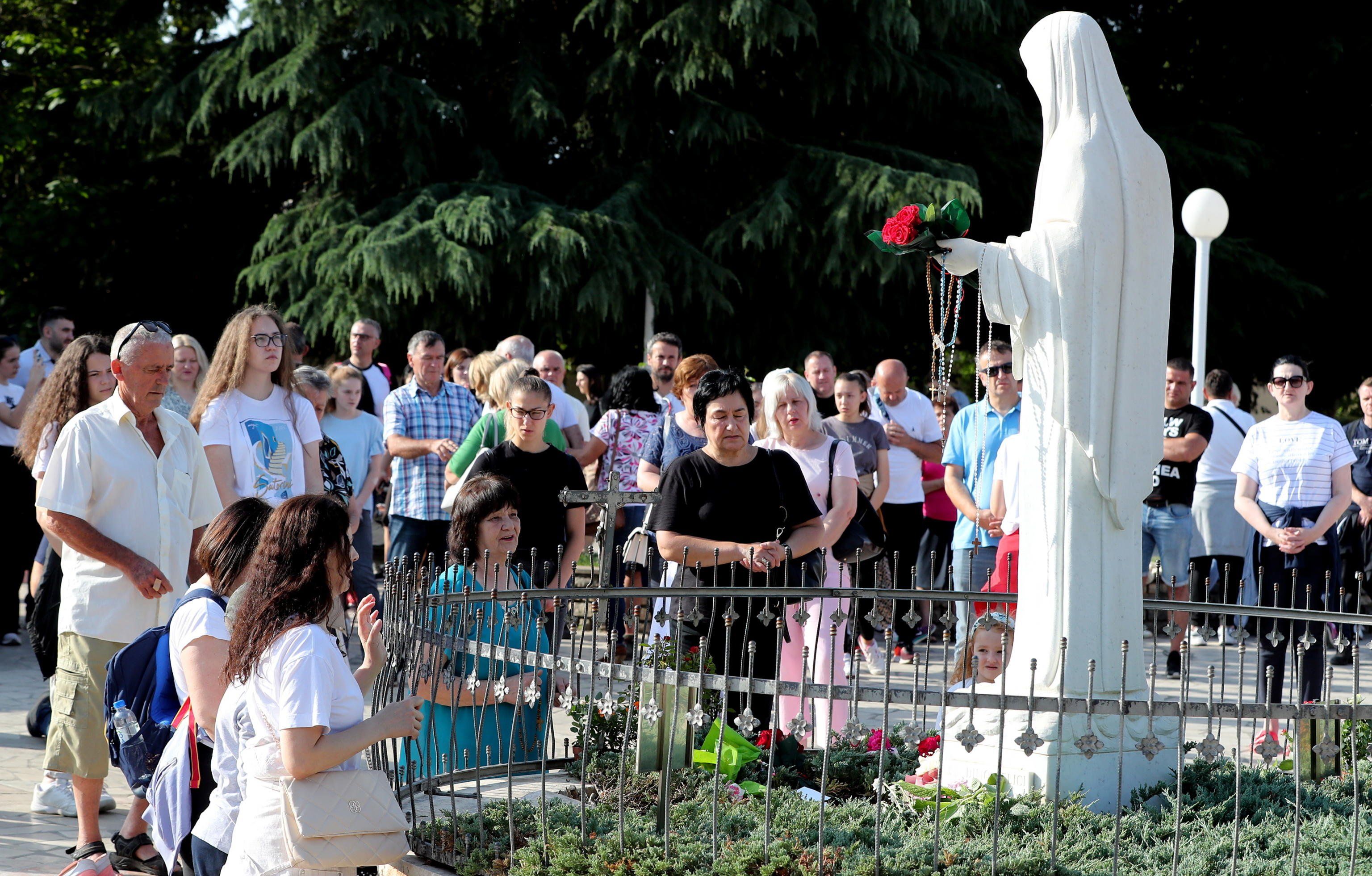 Ci sono troppi dubbi su quei veggenti. Ma Medjugorje non è un test della fede