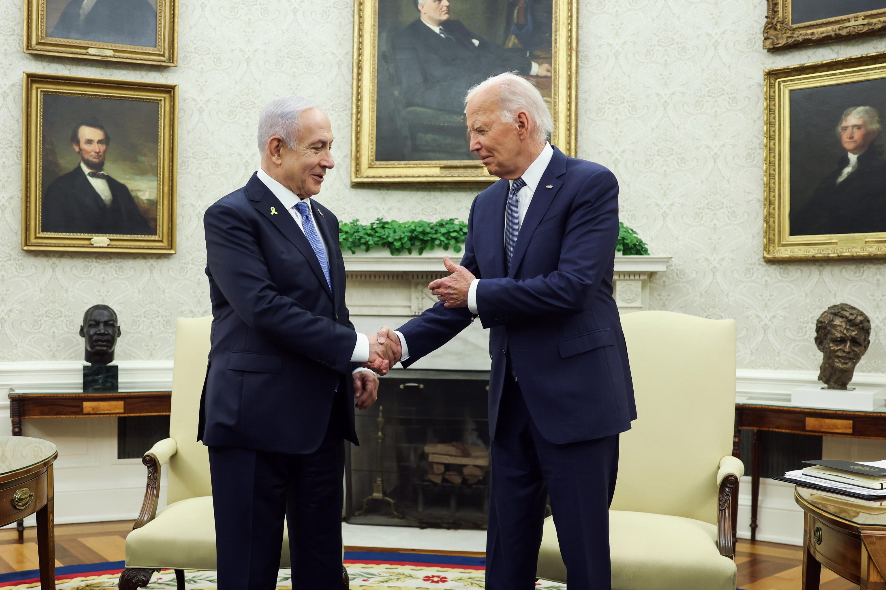 L’attacco agli ayatollah è pronto. Netanyahu accelera, Biden frena