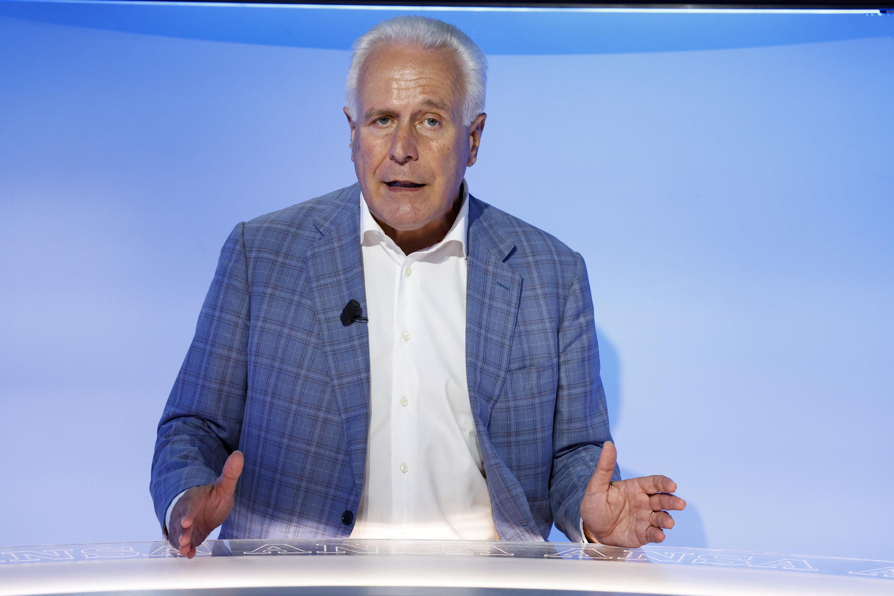 Vaccino Covid consigliato dai 6 mesi. E Giani dà soldi a chi fa più punture