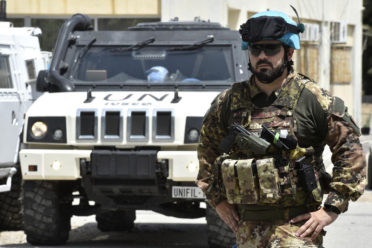 Dietro il blitz l’irritazione con Unifil. «Hezbollah li utilizza come scudo»