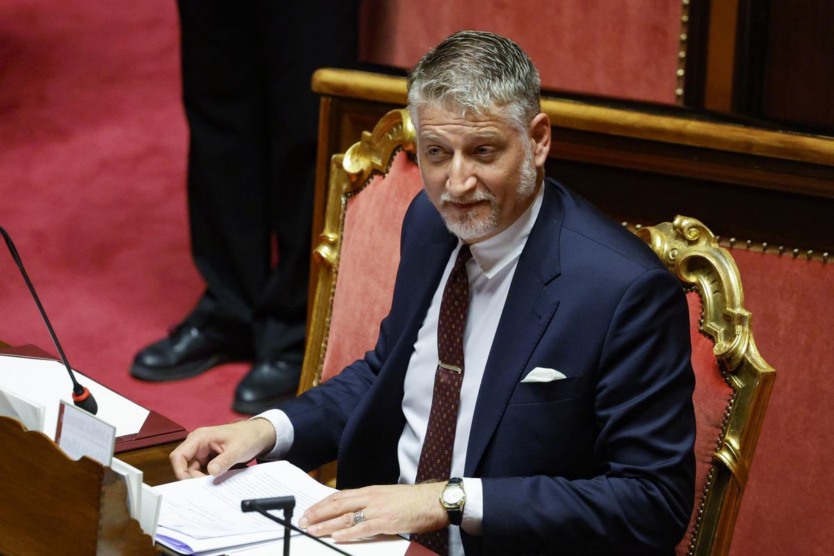 Giuli tira dritto e nomina al ministero l’attivista Lgbt che fu silurato da Fdi