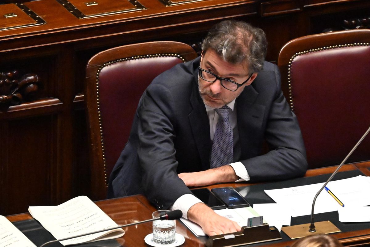 Giorgetti insiste sui sacrifici per le banche