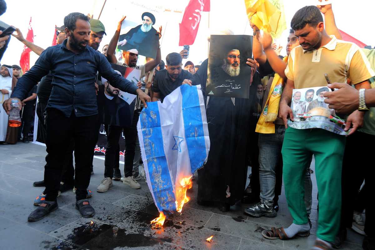 L’Iran denuncia: hacker ai siti atomici. Spari sull’Onu, ferito il quinto soldato