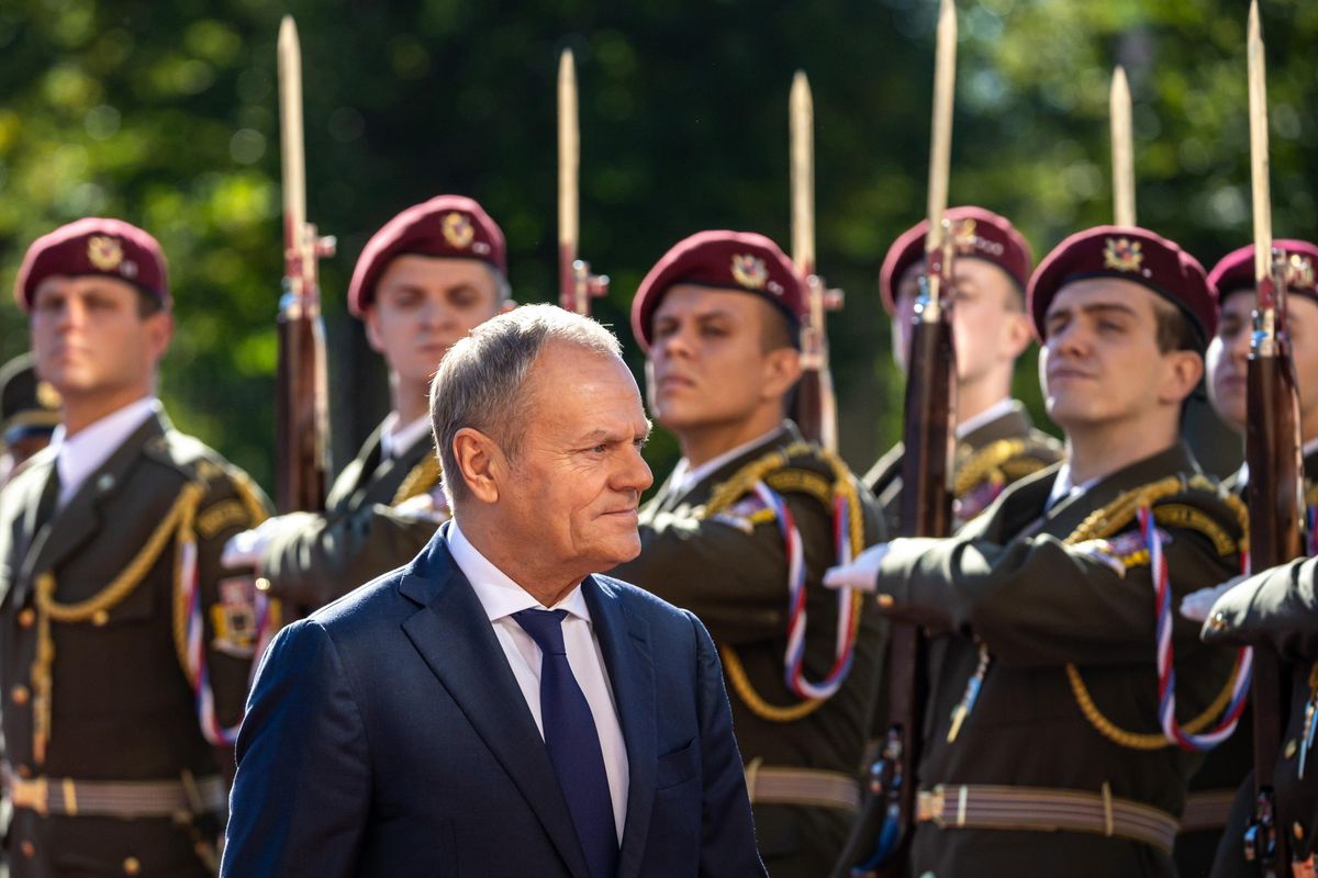 Il «buono» Tusk chiude le frontiere