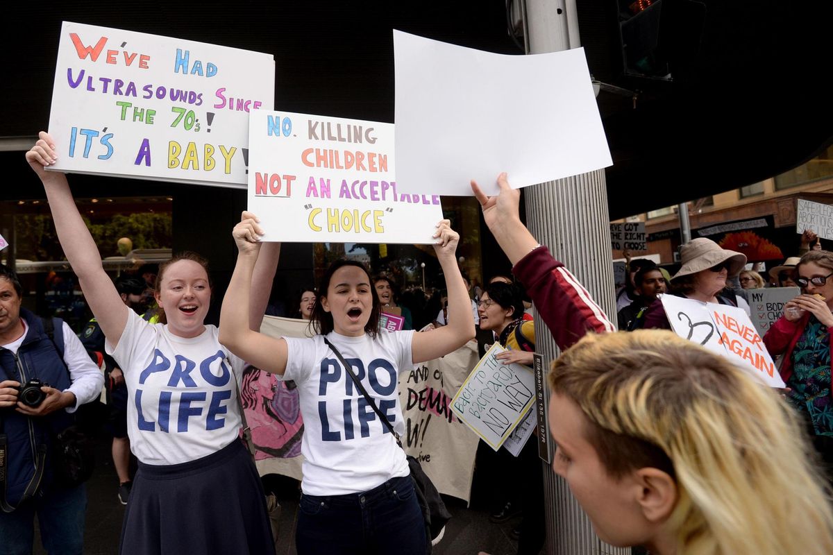 Gli eufemismi sull’aborto ingannano le donne