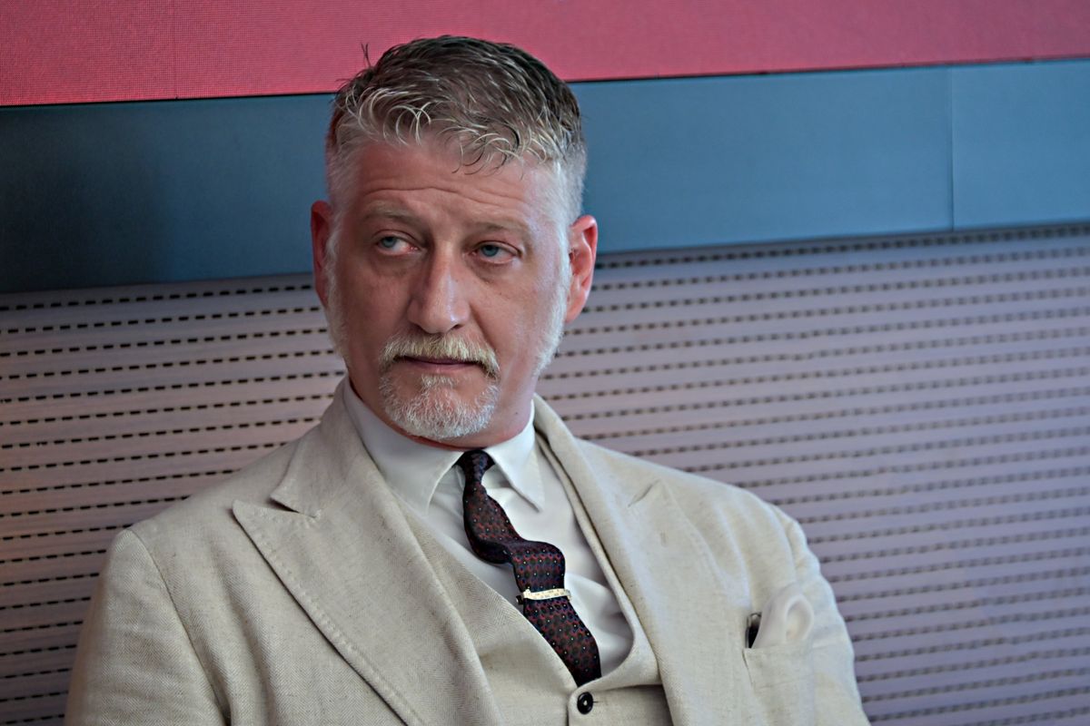 Giuli conferma la nomina dell’attivista gay Spano. I cattolici: «Ci ha traditi»