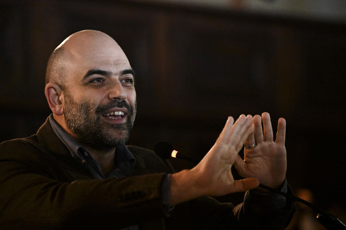 Saviano ora si finge esule a Francoforte: «Alla Fiera del libro farò la resistenza»
