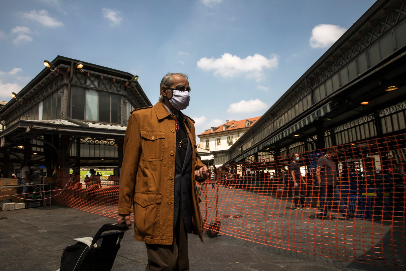 Adesso ce lo dicono proprio in faccia: «L’emergenza virus sarà perenne»