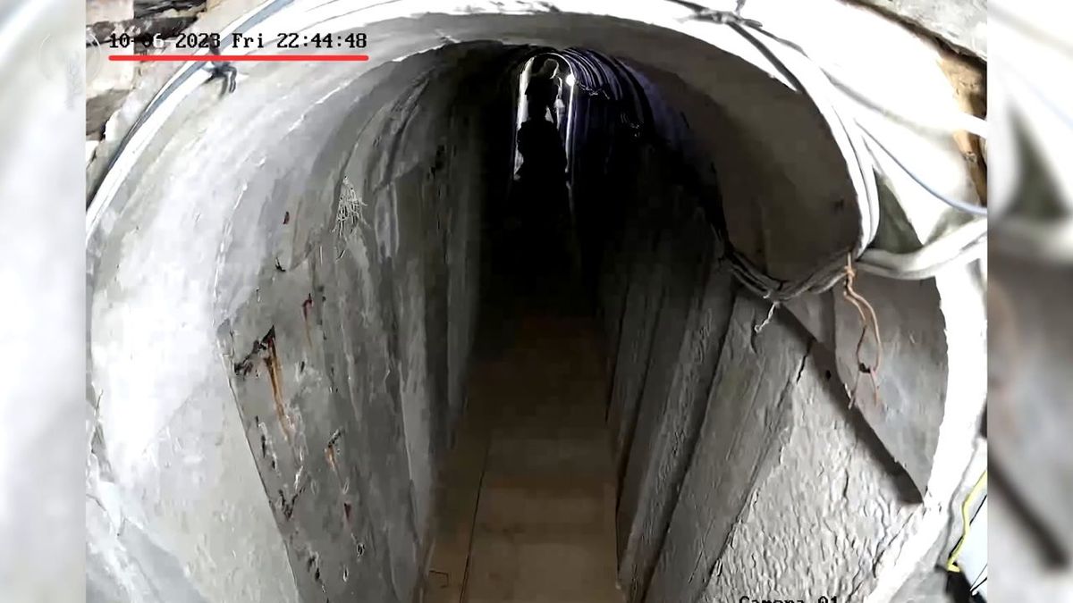 Ecco il video di Sinwar che scappa nei tunnel