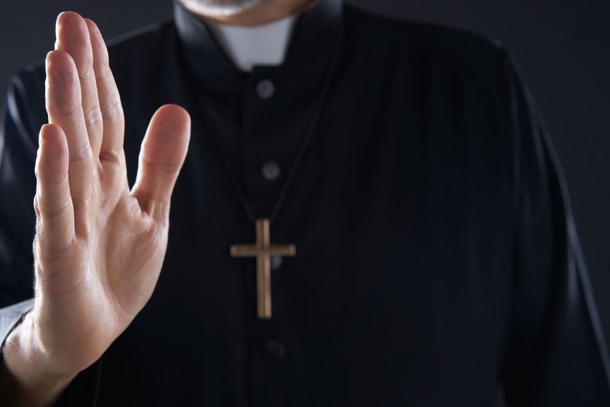 Report vaticano sullo scandalo abusi: «Troppi ritardi, poca trasparenza»