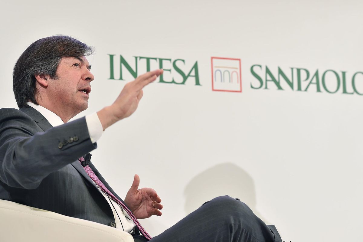 Intesa punta all'utile da 9 miliardi