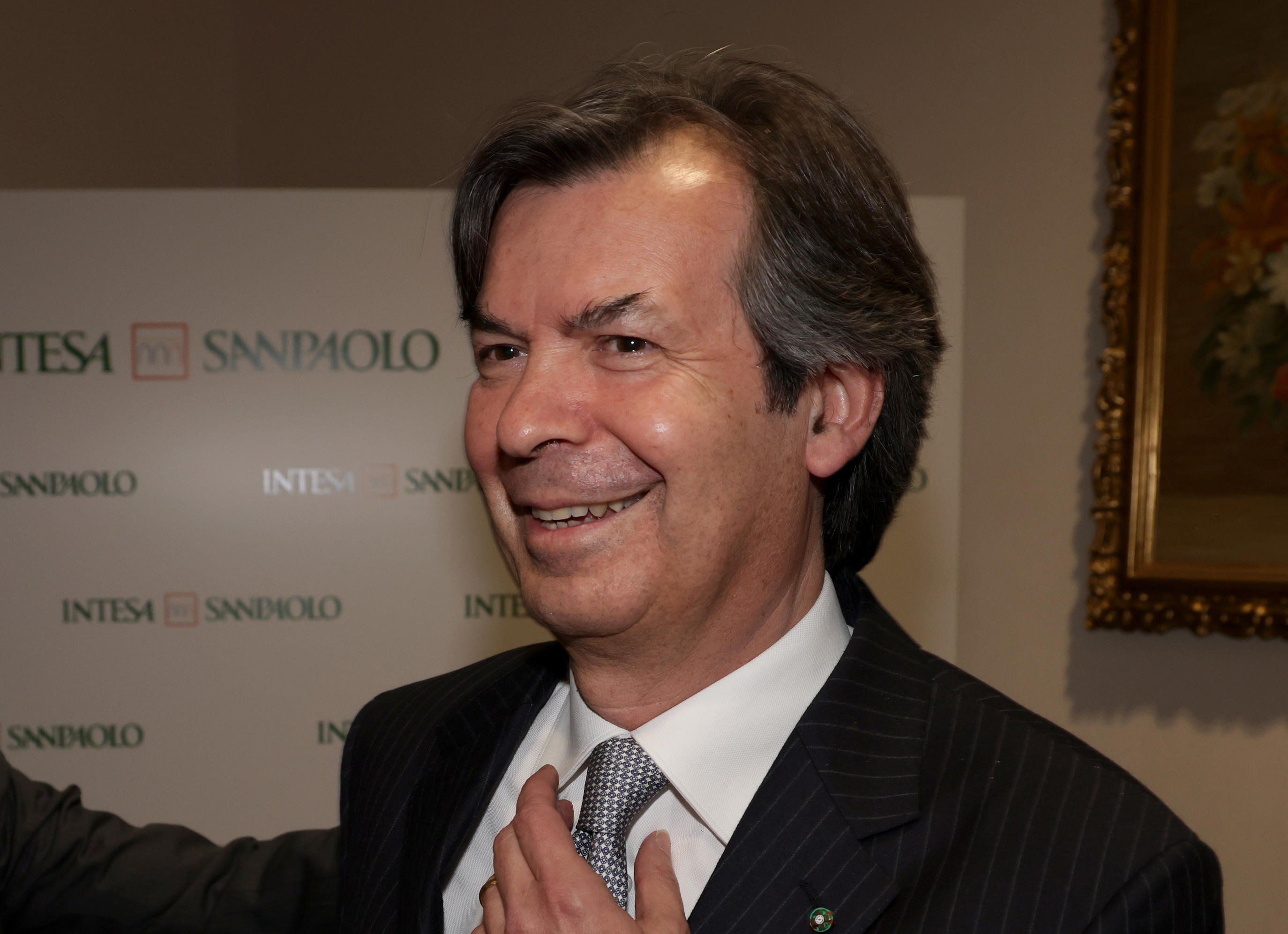 Anche Intesa vara la sua manovra. Dati 30 miliardi a famiglie e aziende