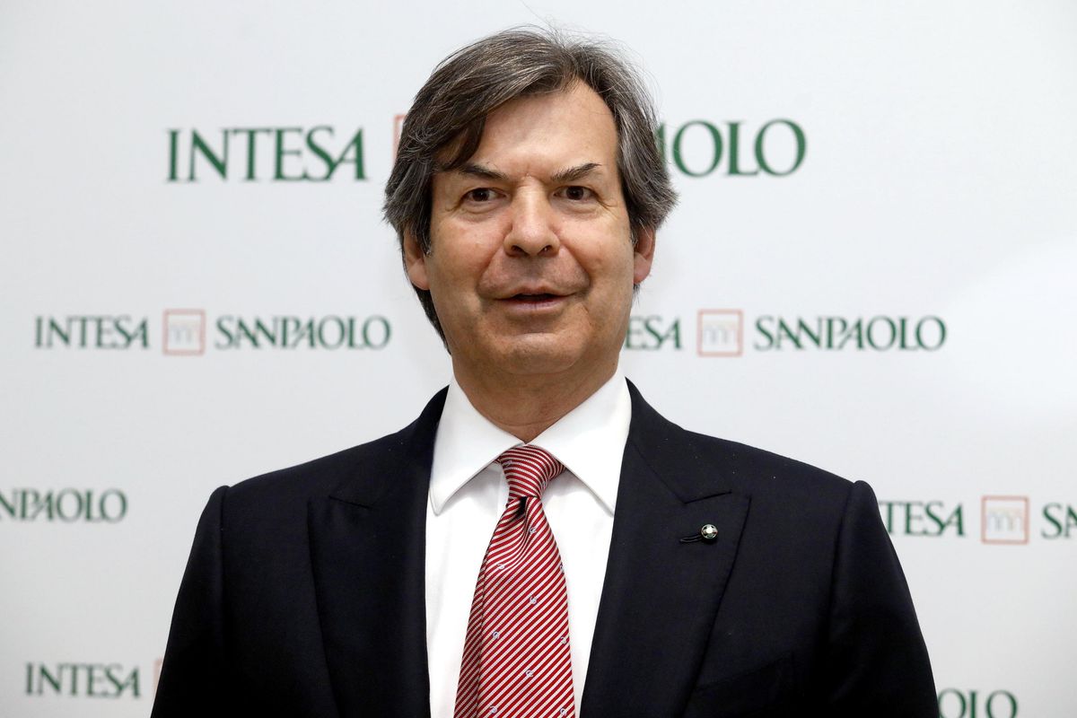 Intesa vale 71,8 miliardi in Borsa e torna prima nell'Eurozona