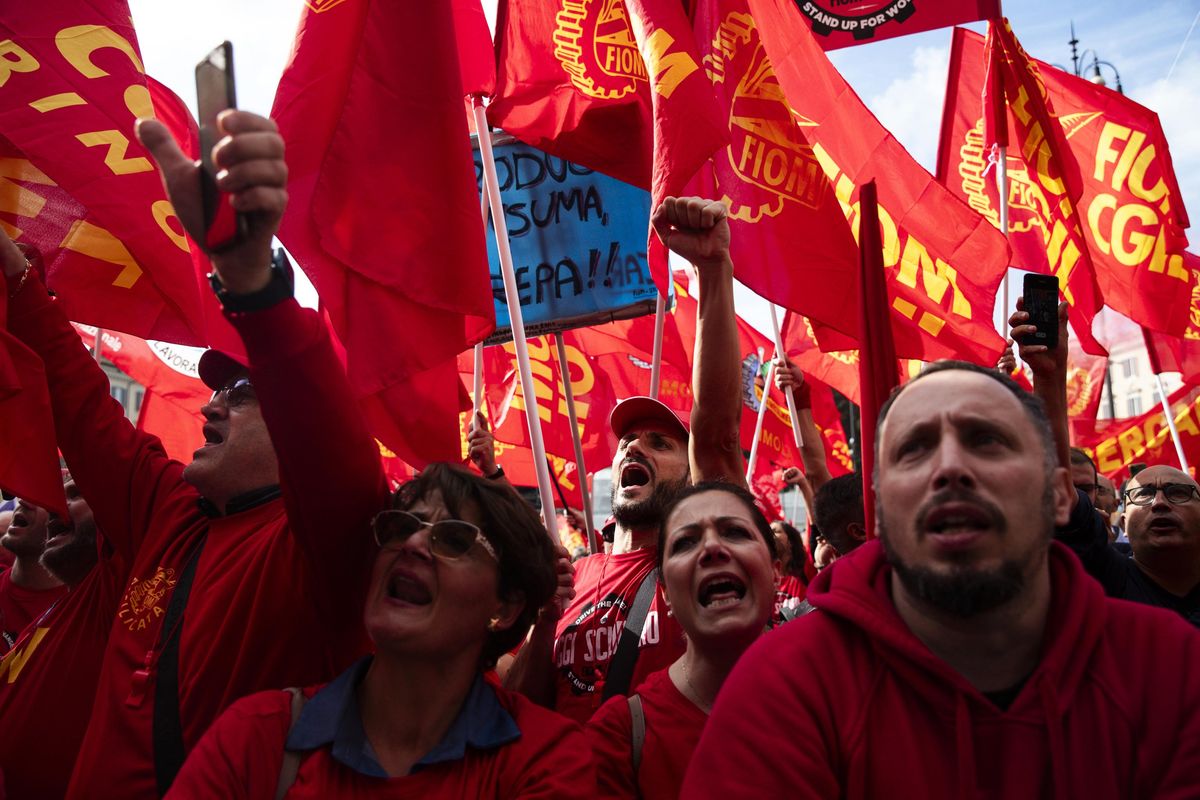 «Soldi se ci porti altri lavoratori». La Cgil dice no ai premi di Leonardo