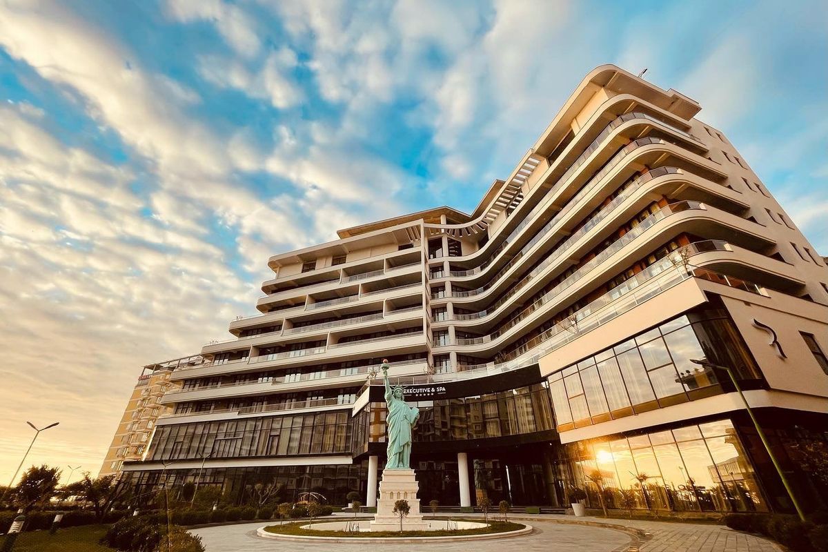 Per la sinistra gli agenti meritano i tuguri