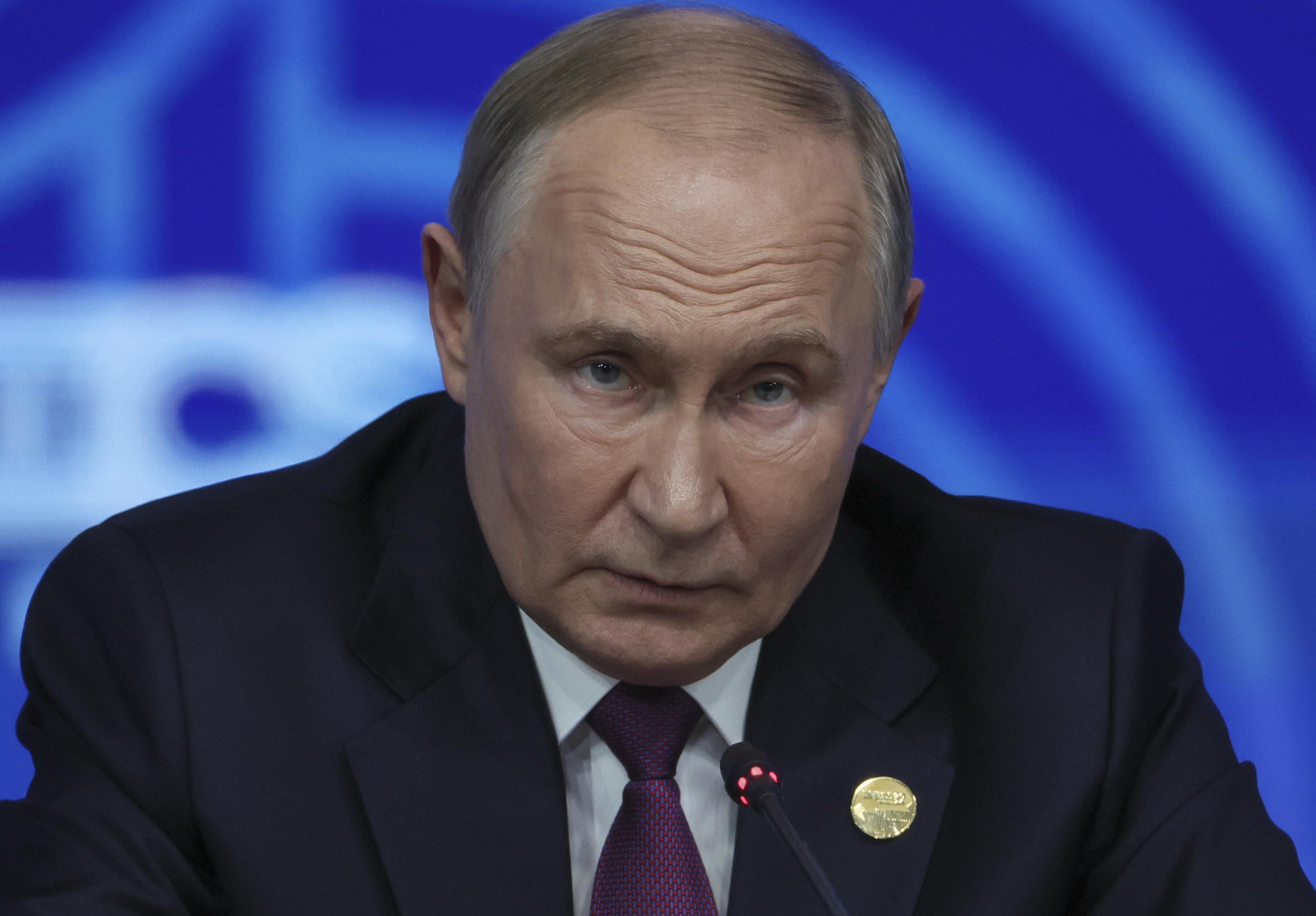 Sottovoce lo dicono tutti: trattiamo con Putin
