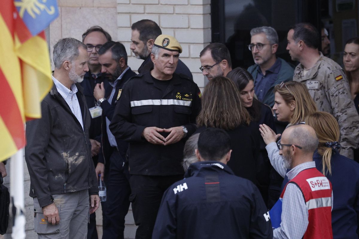 Ira Valencia: fango sul re, Sánchez bastonato