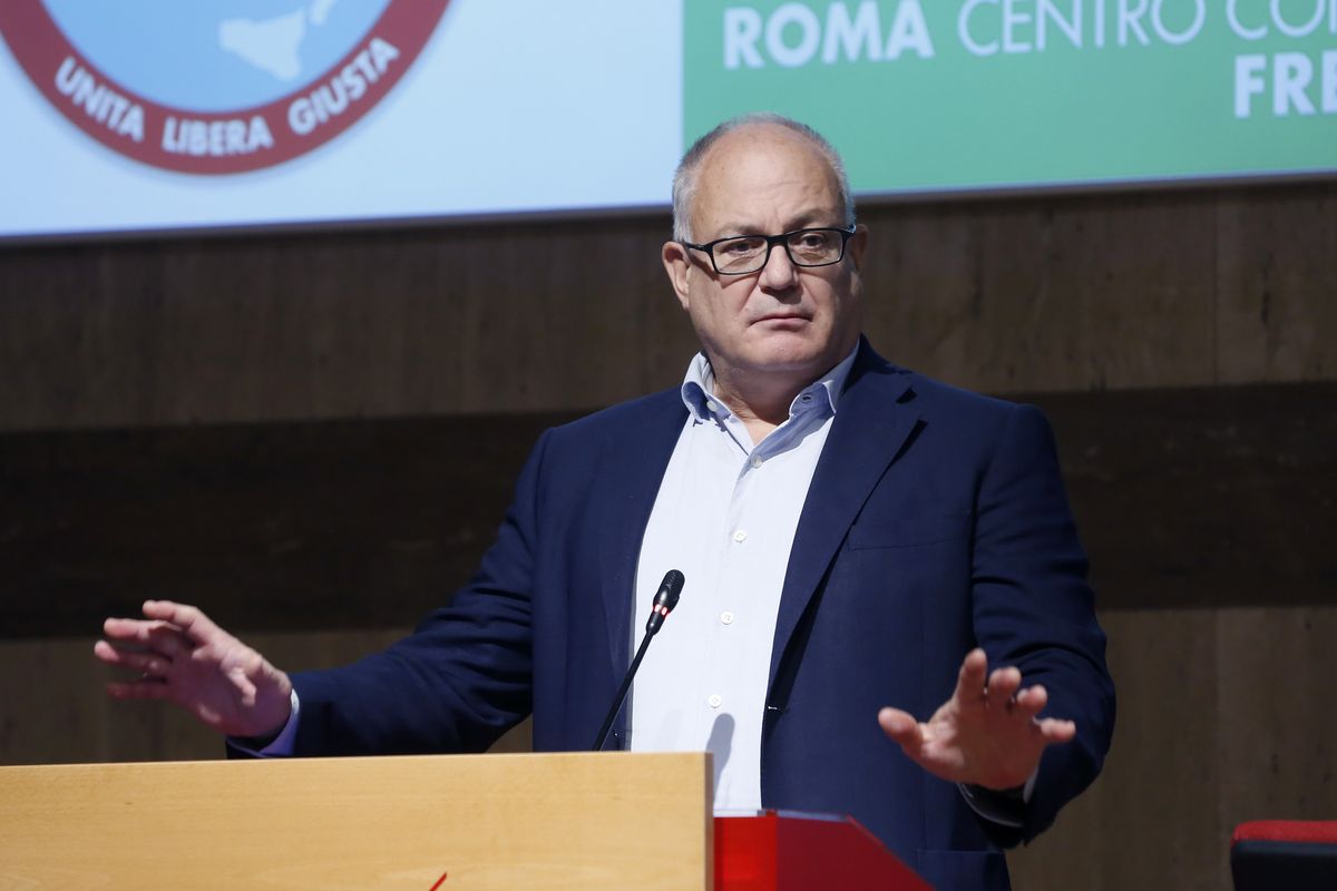 Gualtieri tira una sòla a romani e pellegrini: è in vigore la maxi Ztl