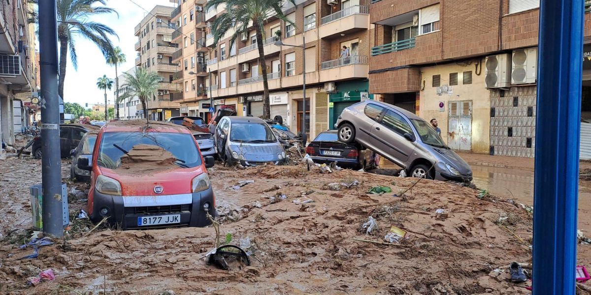 Valencia nel fango, verso 160 morti. Madrid si giustifica con l’autonomia