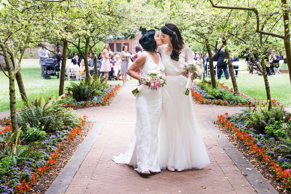 Indigo + Indie: A Sunset-Inspired Wedding on a Farm, Complete with VW Vans  - Green Wedding Shoes