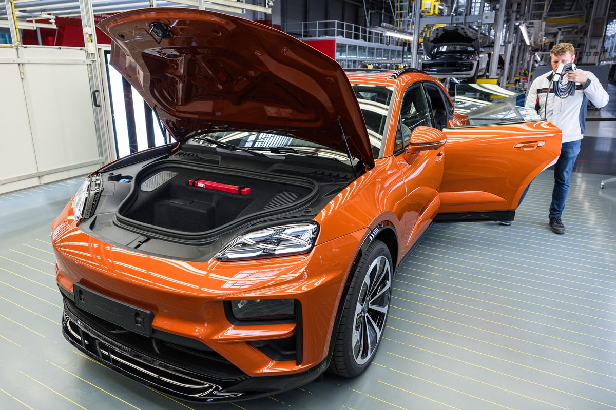 L’elettrico piace solo di lusso. Berlino frena