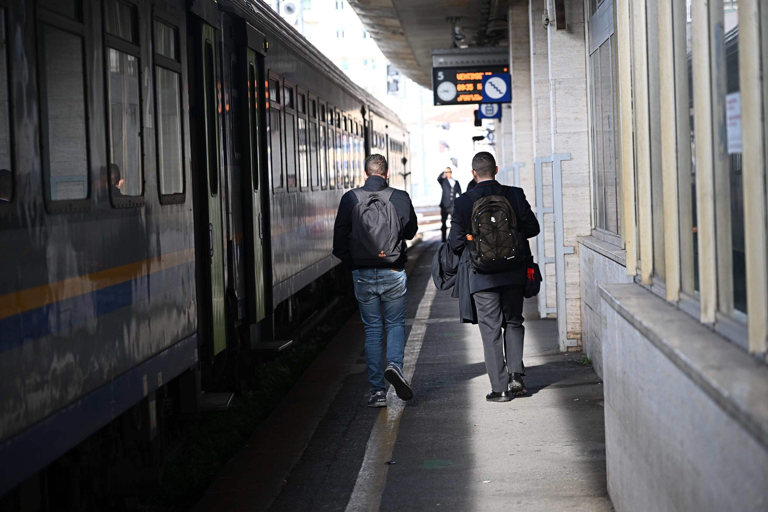 Nordafricano schiaffeggia una capotreno