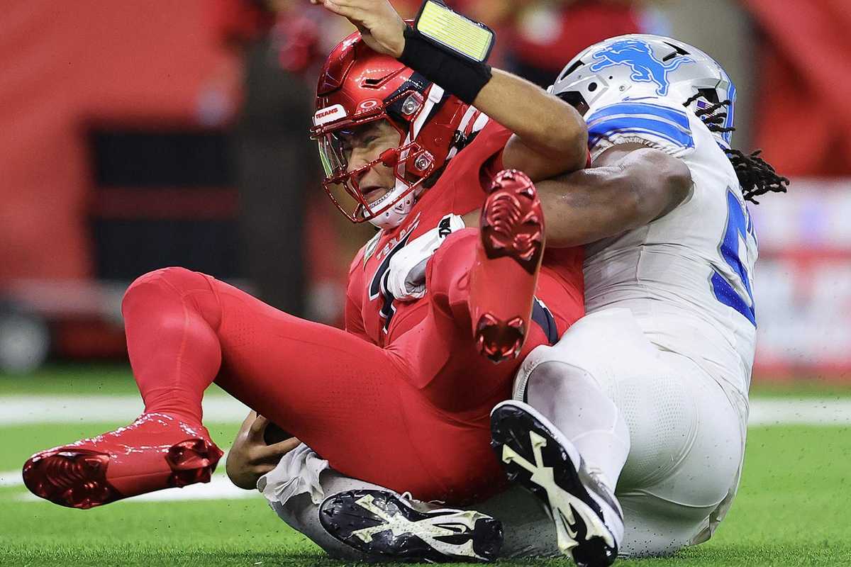 How Texans' 2nd half woes turn lead into historic loss against Lions