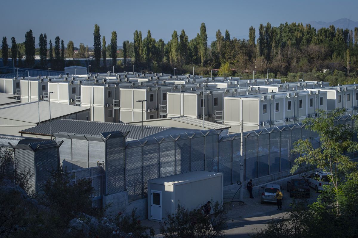 Verdetto già scritto: i giudici sabotano l’operazione Albania