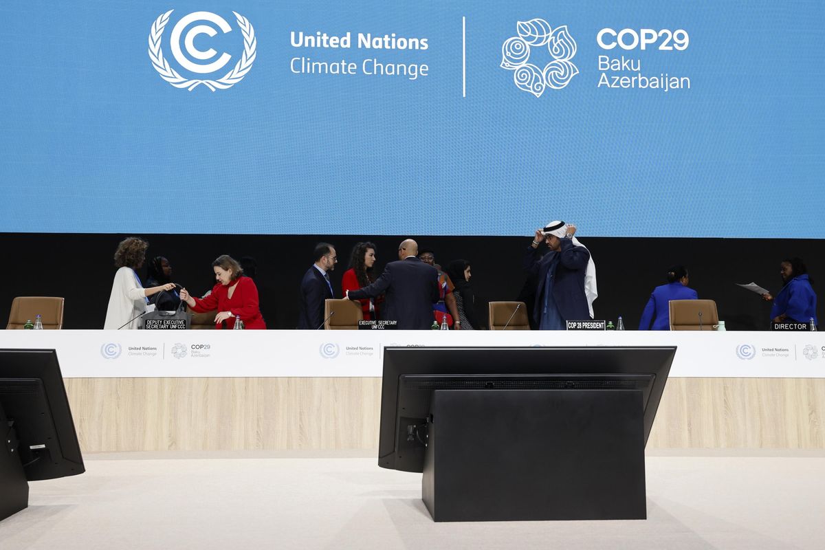 Pochi soldi e defezioni, Cop29 in crisi isterica
