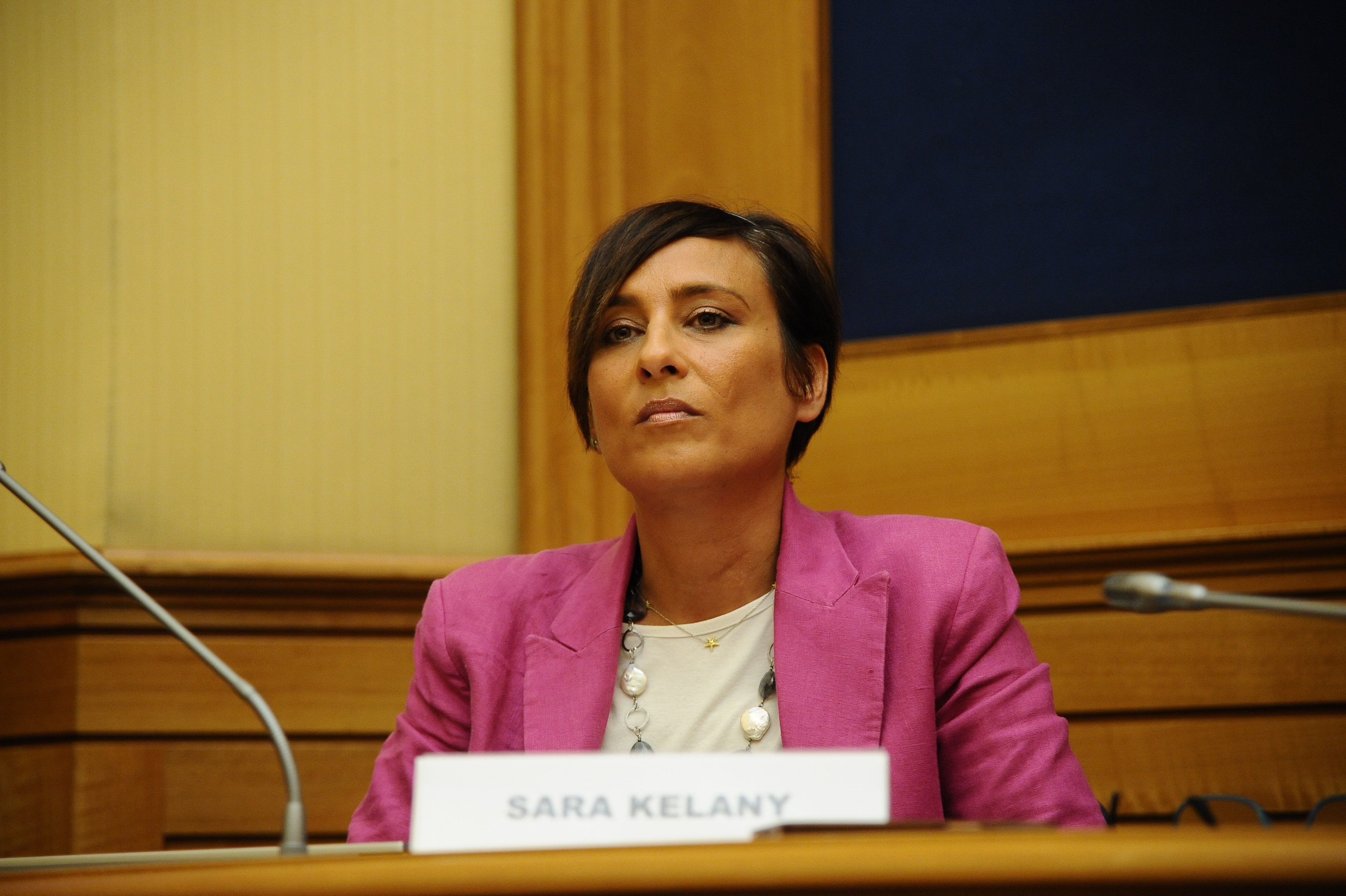 Ma in Aula arriva il piano Meloni. «Basta tribunali per i migranti»