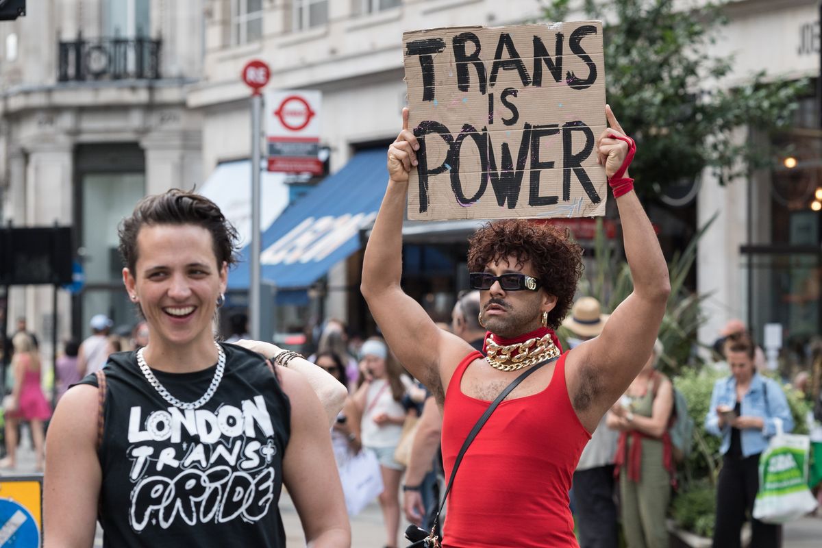 Con la «trans rivoluzione» le élite forgiano il nuovo mondo