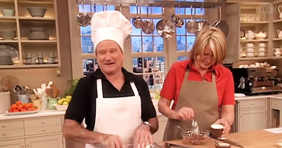 Robin Williams and Martha Stewart can hardly keep it together in this classic cooking segment