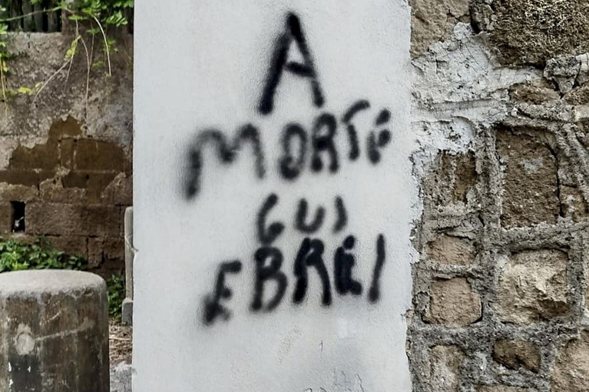 In Europa è caccia al cristiano: oltre 2.400 aggressioni in un anno