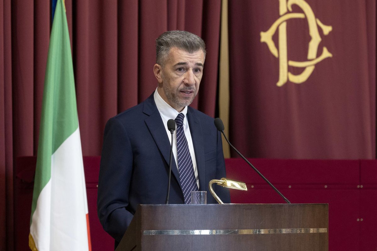 La sinistra all’attacco del ministro. Ma il padre di Giulia apre al dialogo