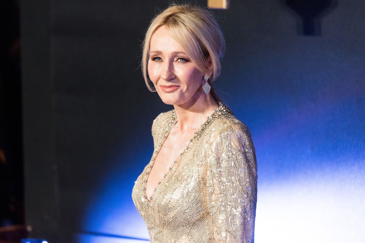 Le aziende ora mollano i diktat woke: Warner Bros difende la Rowling
