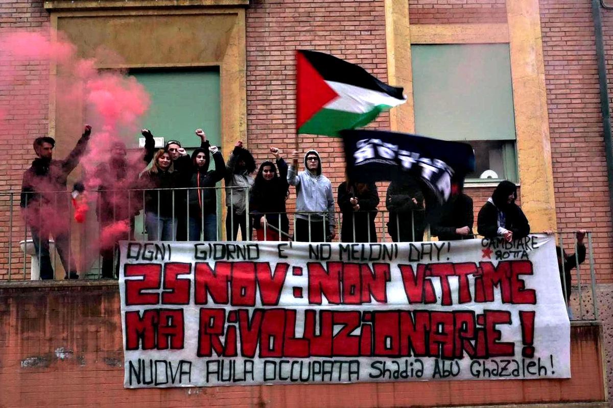 La sinistra anti femminicidi occupa: «Né Meloni, né Boldrini sono modelli»