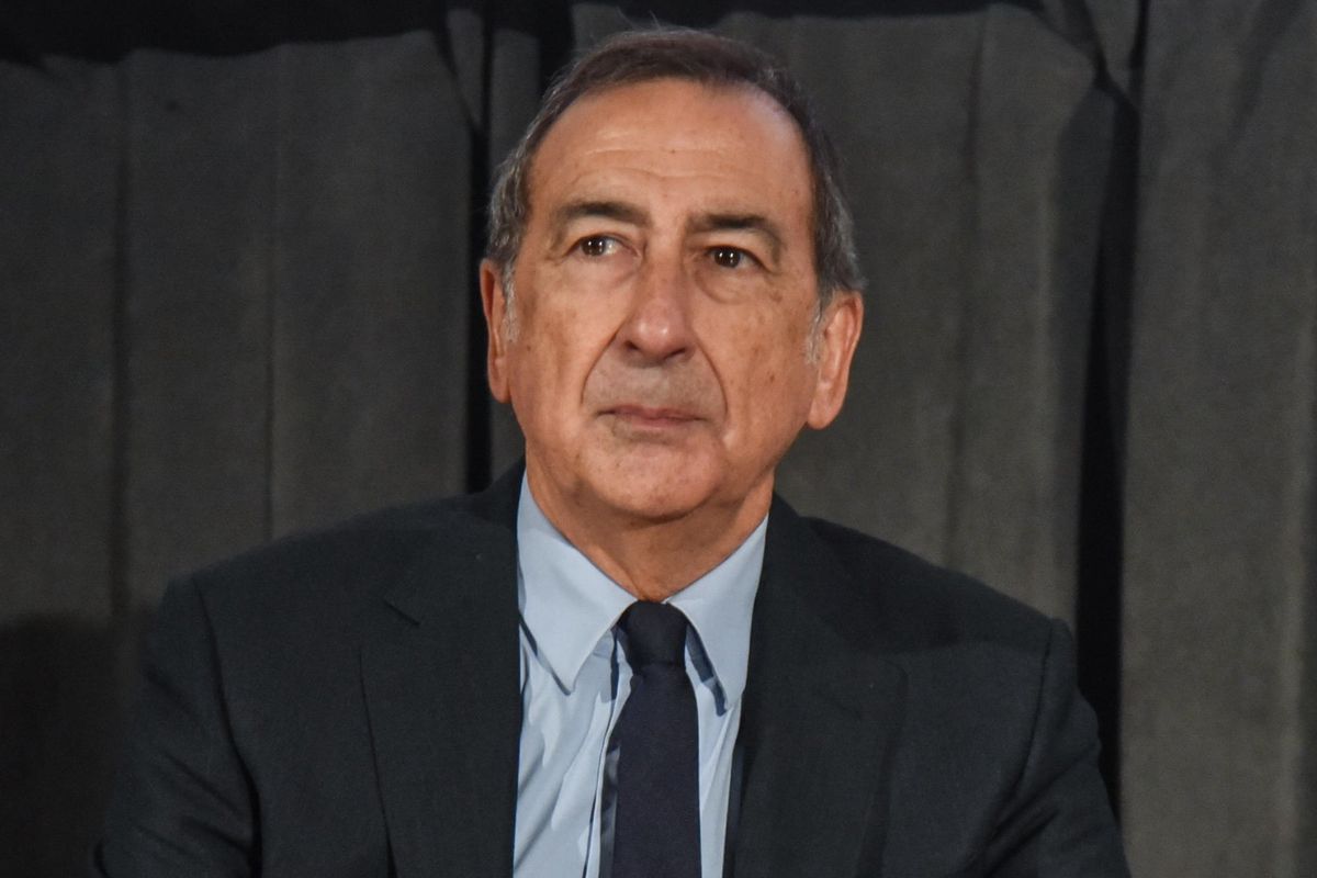 La città esplode, il sindaco sta zitto