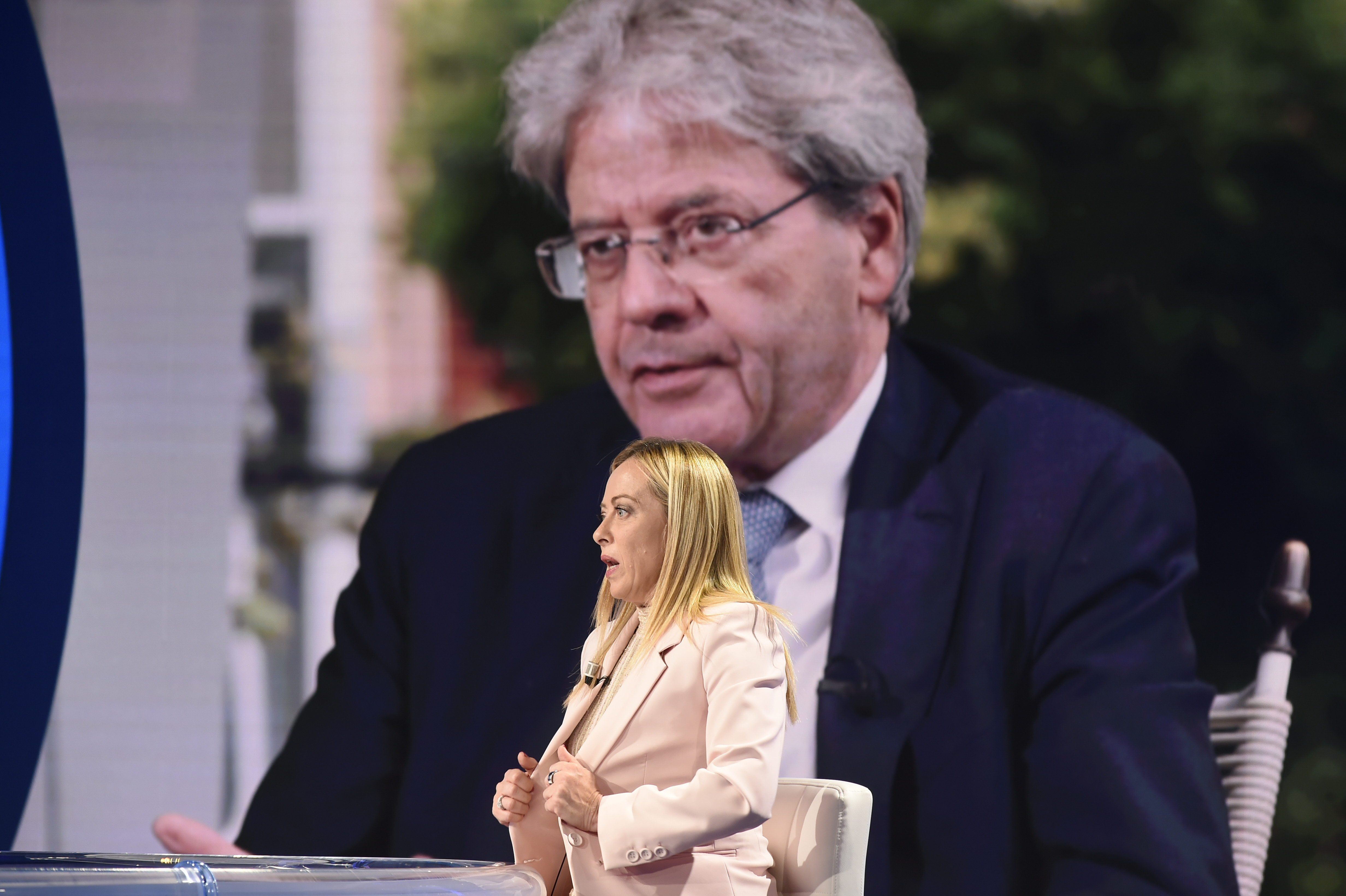 Gentiloni ed euro falchi costretti a promuovere i conti dell’Italia