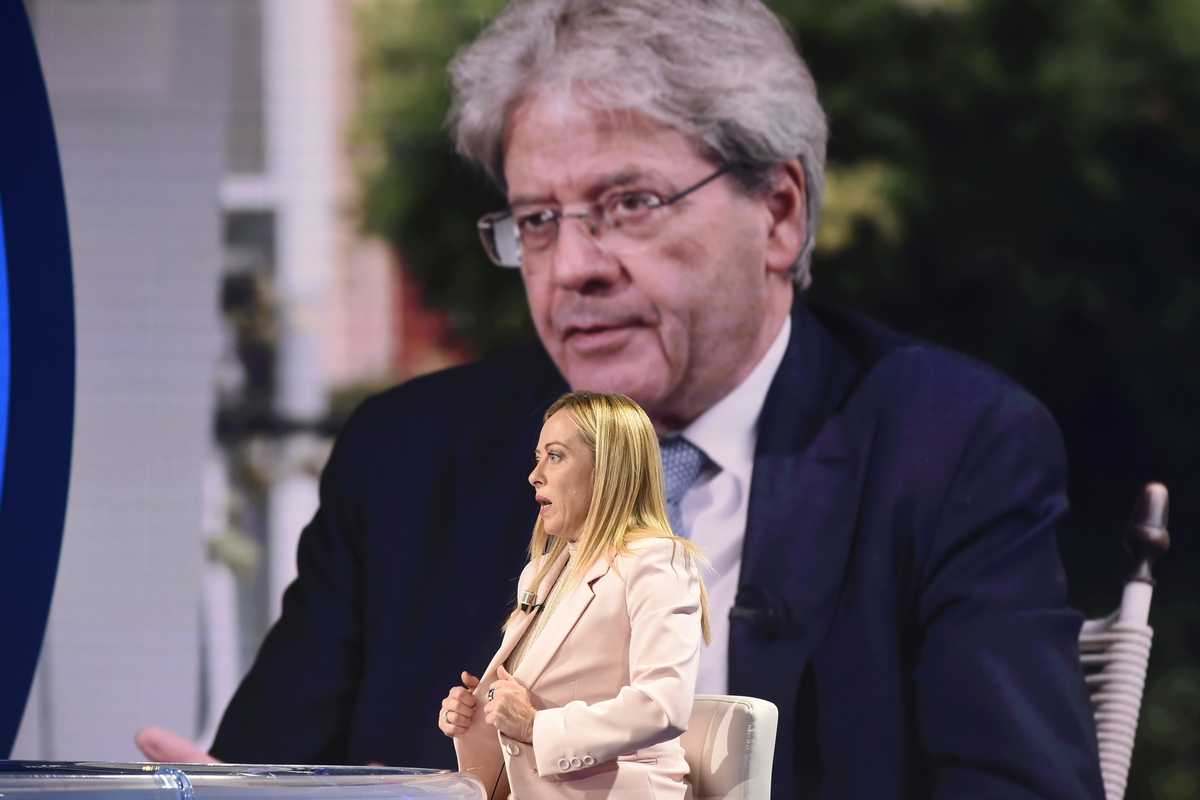 Gentiloni ed euro falchi costretti a promuovere i conti dell’Italia