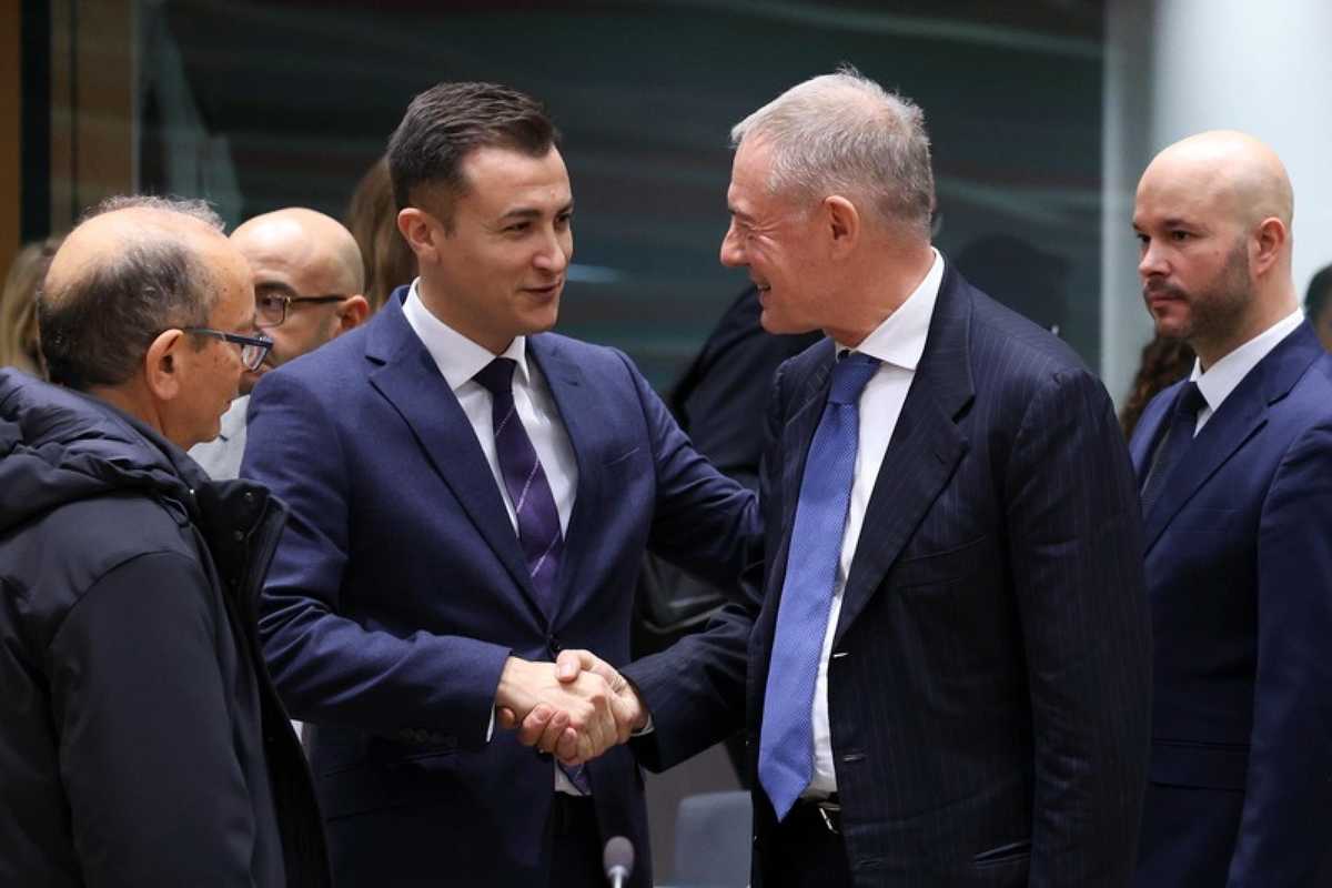 L’Italia sveglia l’Ue sui limiti alla CO2. Sono 15 i Paesi che vogliono rivederli
