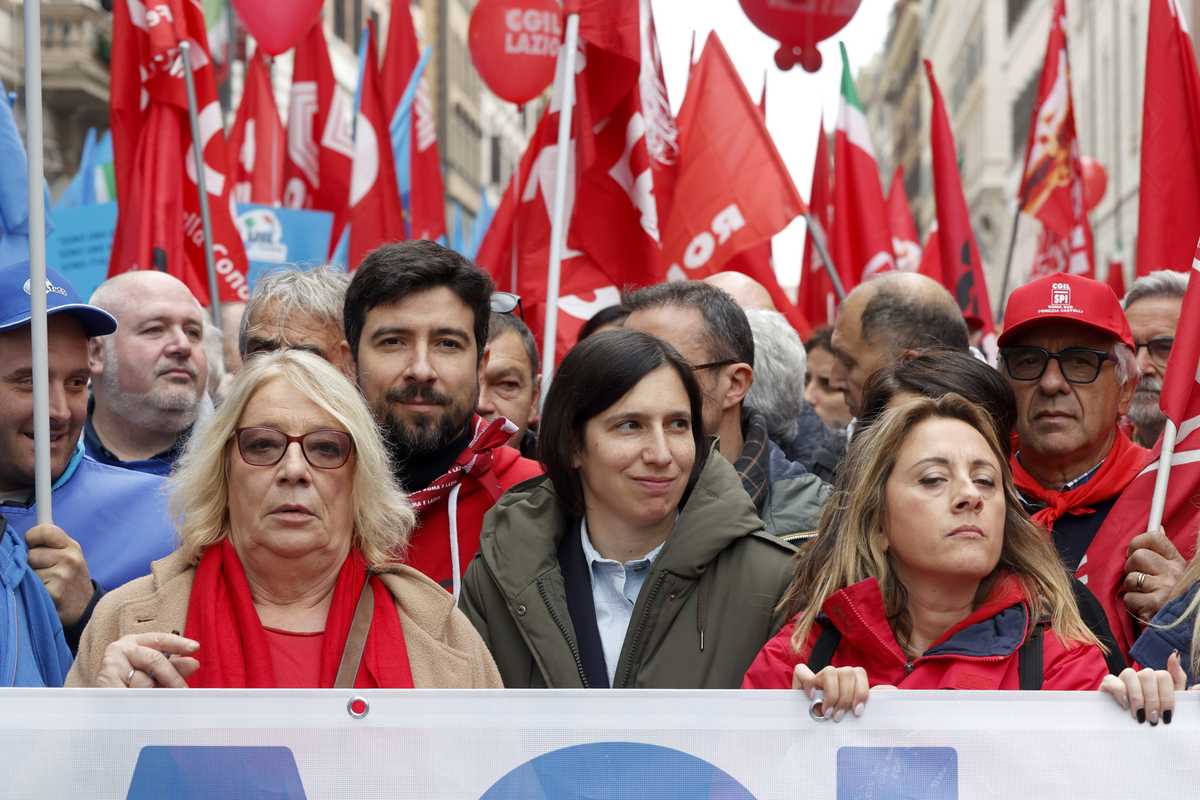 Pd, collettivi, Arcigay e pro Pal. L’ex Fiom salda l’ammucchiata rossa