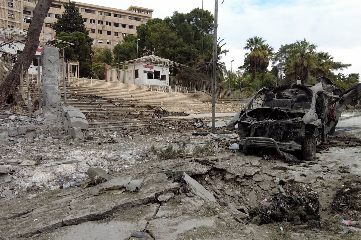 Siria, bombe russe sui ribelli. Per paura degli islamisti Mosca leva le navi da Tartus