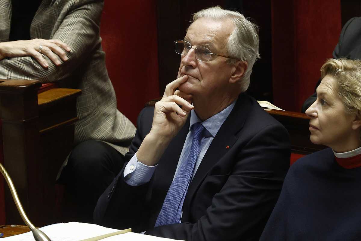 Barnier sfiduciato, Francia nel caos. Macron scommette su una nomina lampo