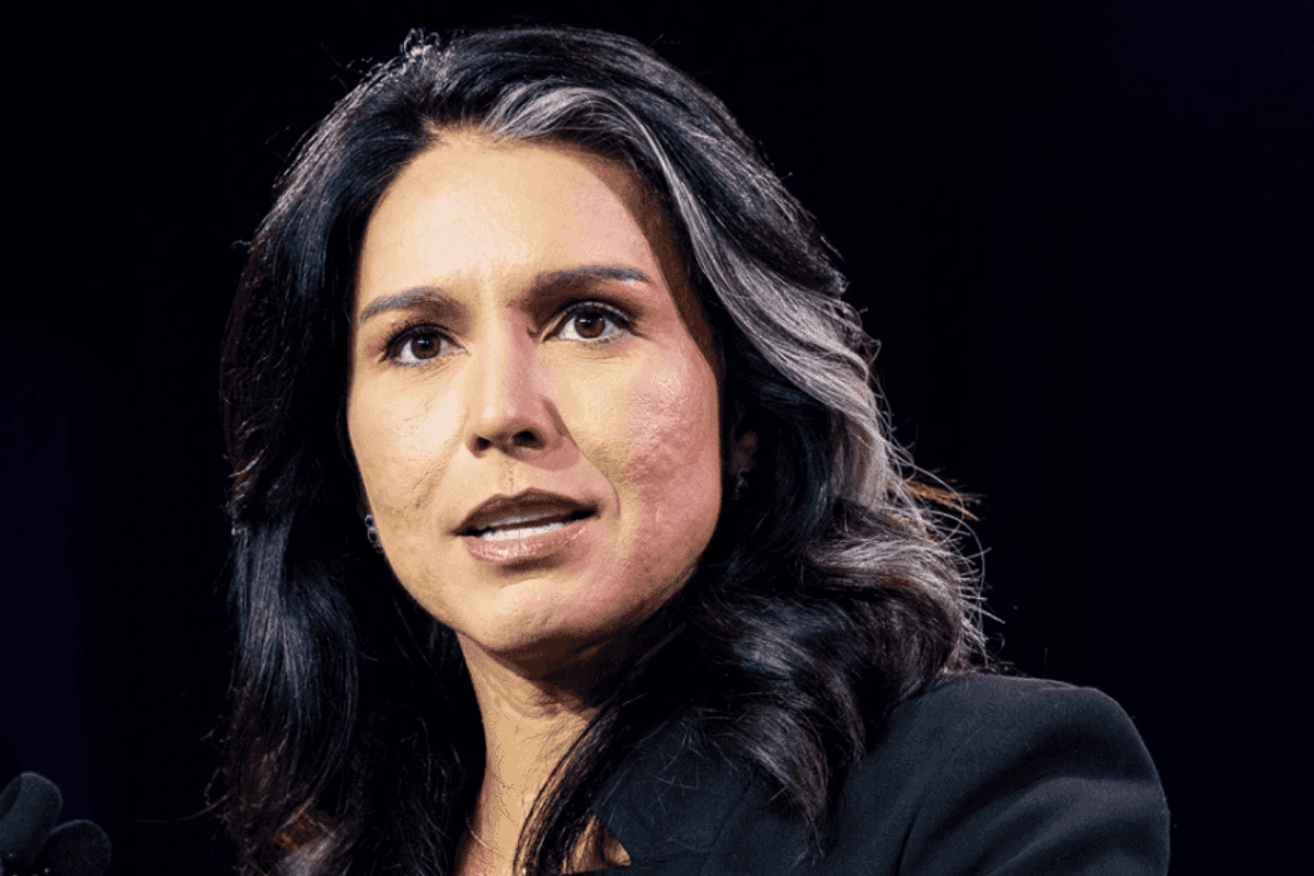 Former Aides Say Tulsi Gabbard Was Duped By Kremlin Propaganda