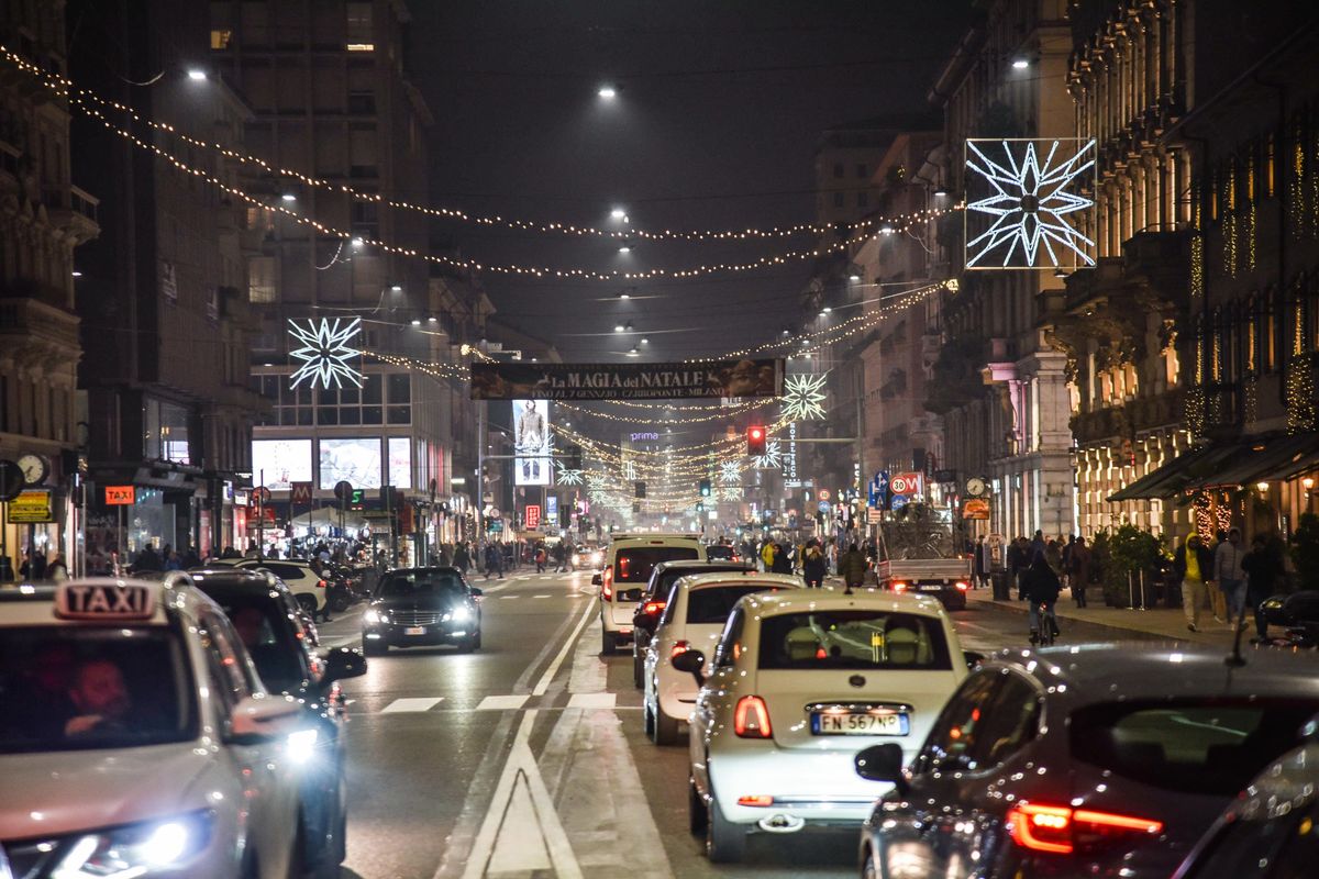 Gli ecotalebani all’assalto del Natale. «Troppe luminarie, così si inquina»
