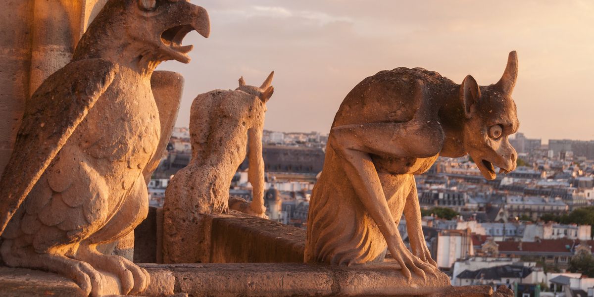 Notre Dame rinasce dopo il rogo. Il Papa: «Riappropriatevi della fede»