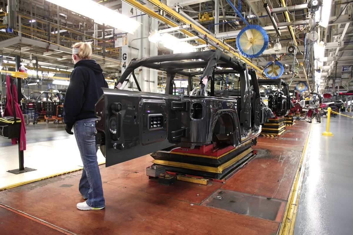 Le sfide di Stellantis: riavvicinarsi a Trump e non farsi mangiare dalle case di Pechino